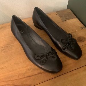 [Stuart Weitzman] Black Leather Ballet Flats - Size 7.5